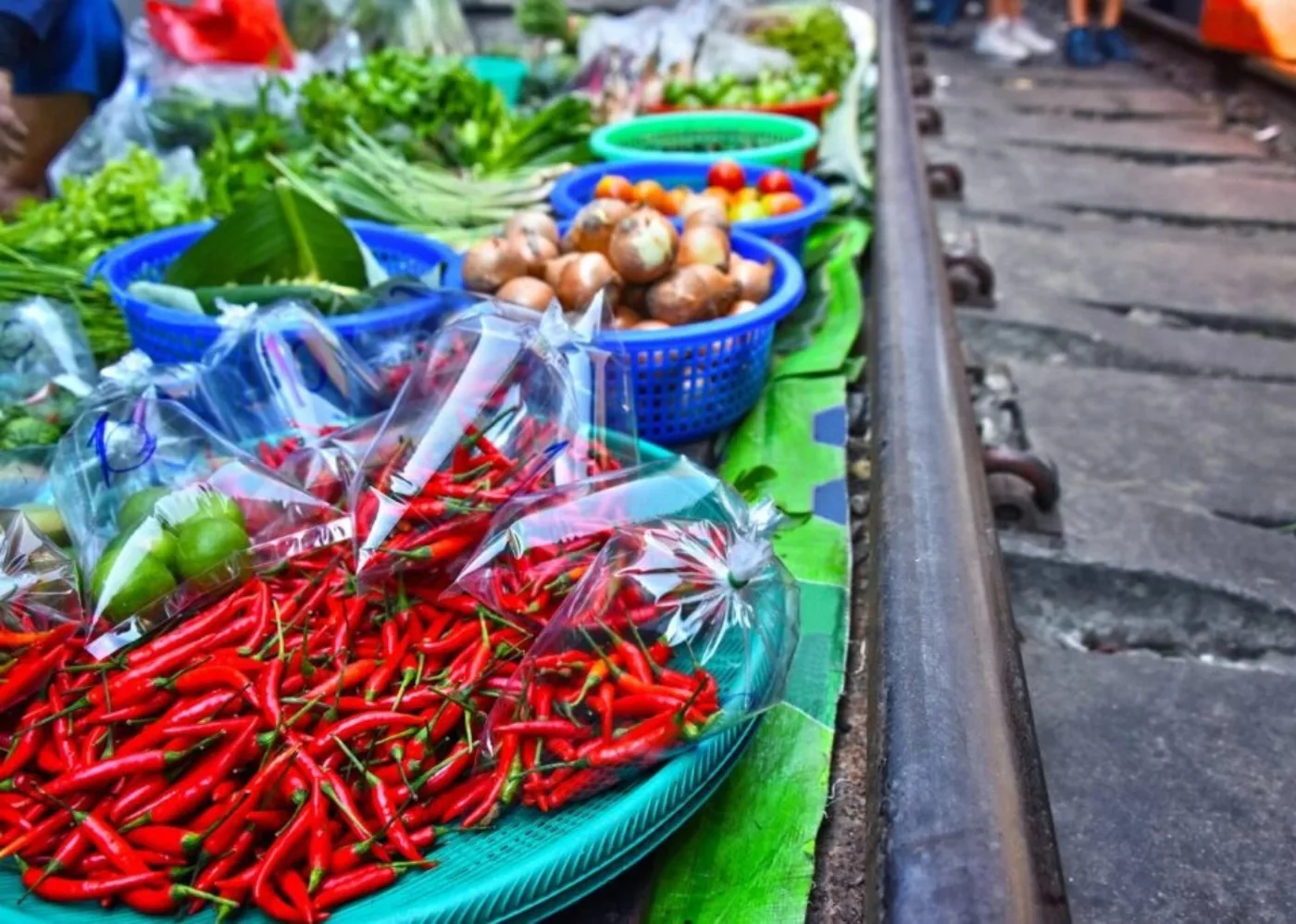 Królewska Ekspedycja Wybrzeża: 12 Dni – 2 Wyspy i Wodospady | AsiaTrip.pl