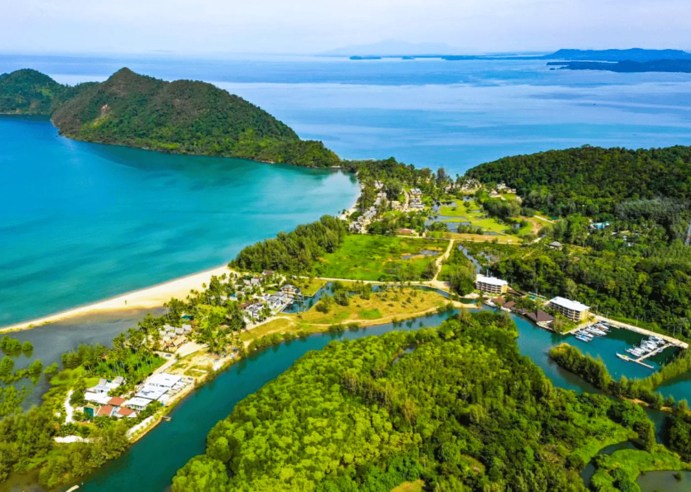 Królewska Ekspedycja Wybrzeża: 12 Dni – 2 Wyspy i Wodospady | AsiaTrip.pl