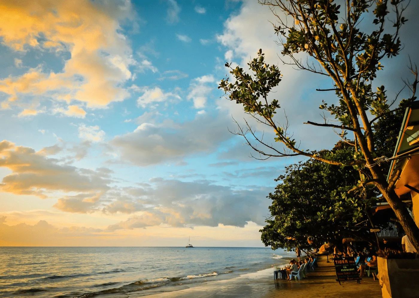 Królewska Ekspedycja Wybrzeża: 12 Dni – 2 Wyspy i Wodospady | AsiaTrip.pl