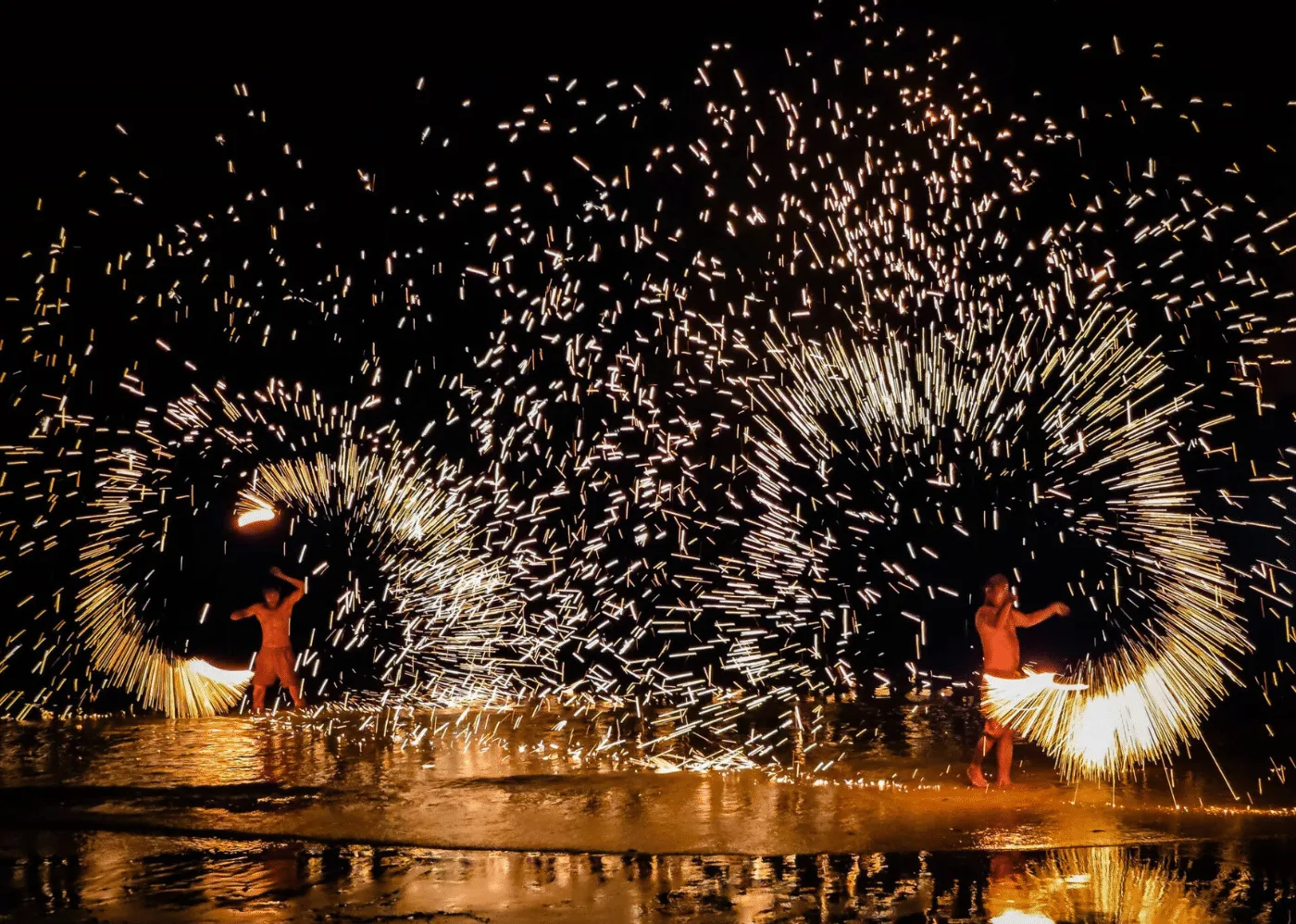 Królewska Ekspedycja Wybrzeża: 12 Dni – 2 Wyspy i Wodospady | AsiaTrip.pl