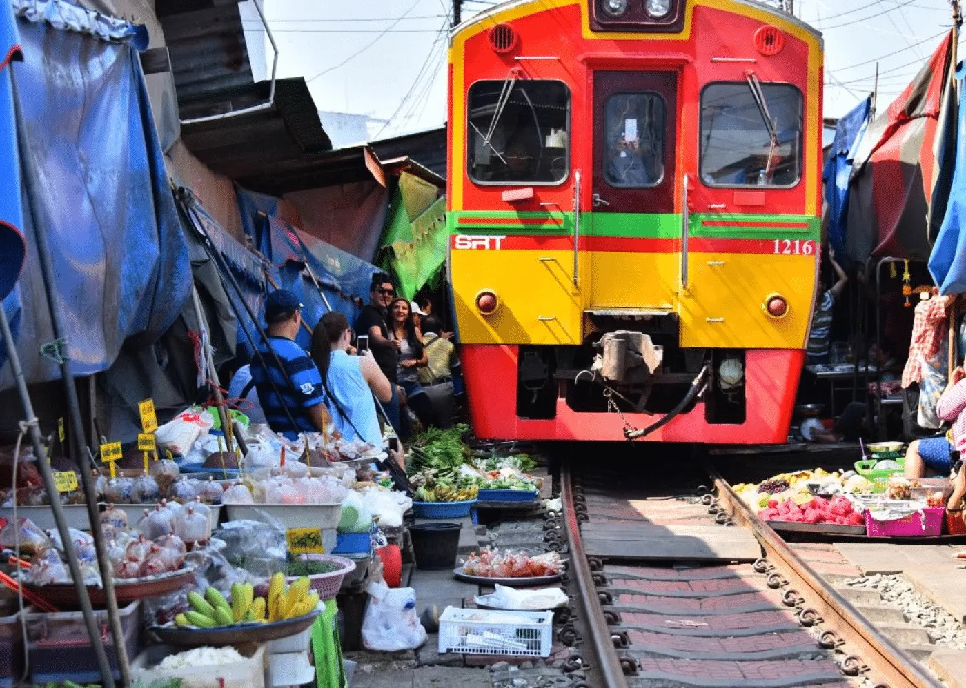 Królewska Ekspedycja Wybrzeża: 12 Dni – 2 Wyspy i Wodospady | AsiaTrip.pl