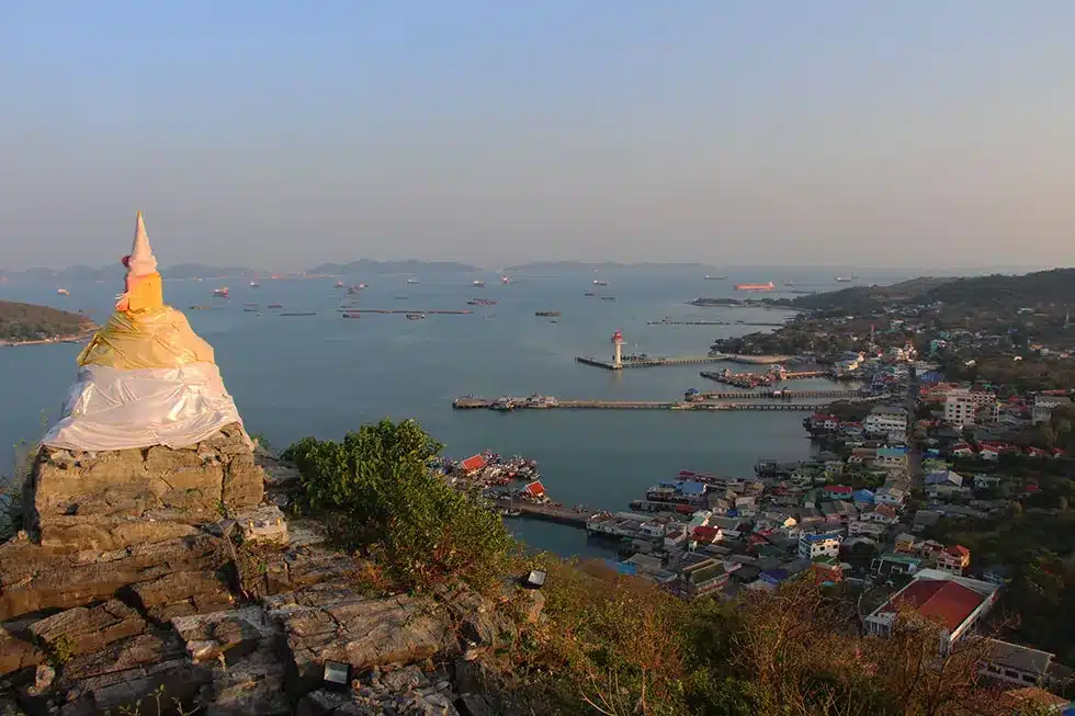 Odcisk stopy Buddy i punkt widokowy na Ko Sichang