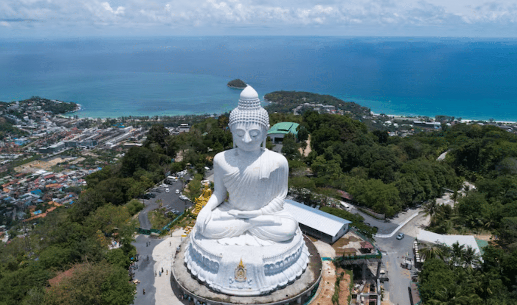 Phuket co zobaczyć - atrakcje, plaże i zwiedzanie wyspy