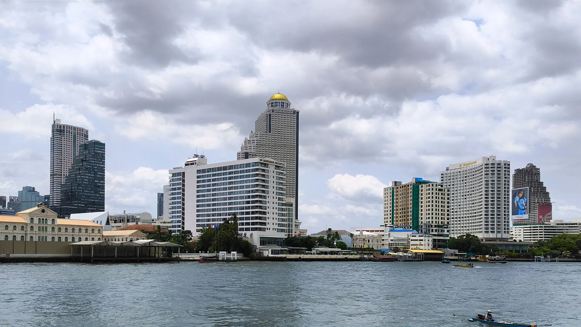Bangkok skyline beside the Chao Phraya River