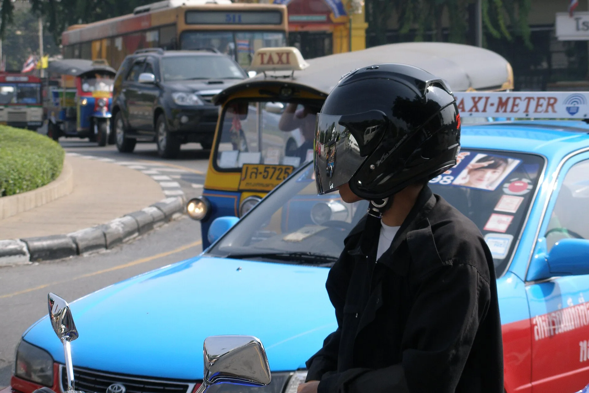 Traffic and taxis in central Bangkok, Thailand