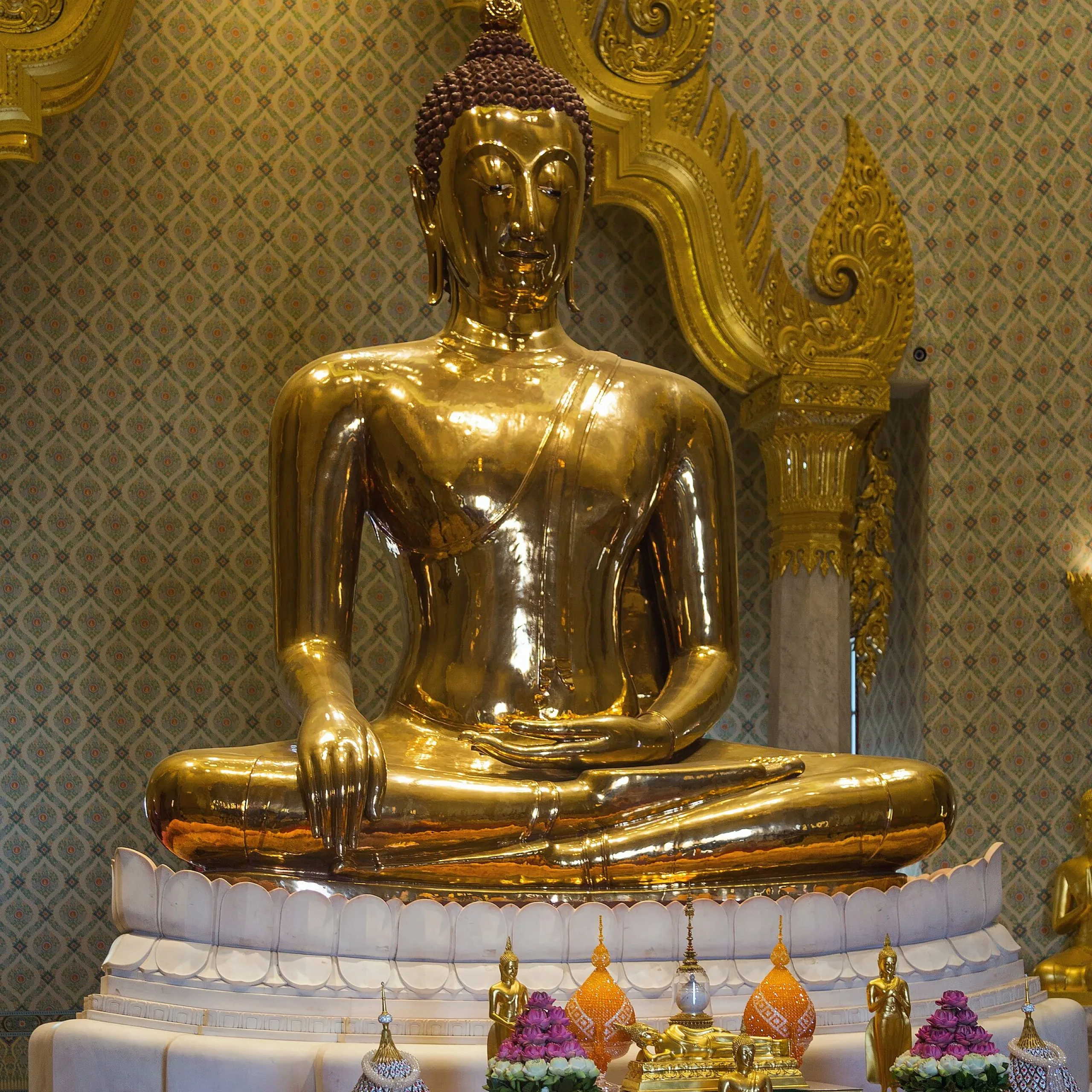 Golden Buddha statue at Wat Traimit in Bangkok